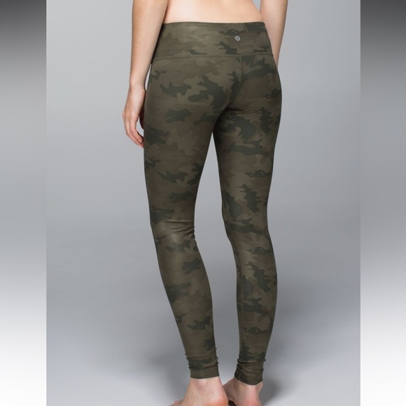 Lululemon Wunder Under Pant Full-On Luxtreme
Savasana Camo Fatigue Green, Size 6 - Picture 6 of 7